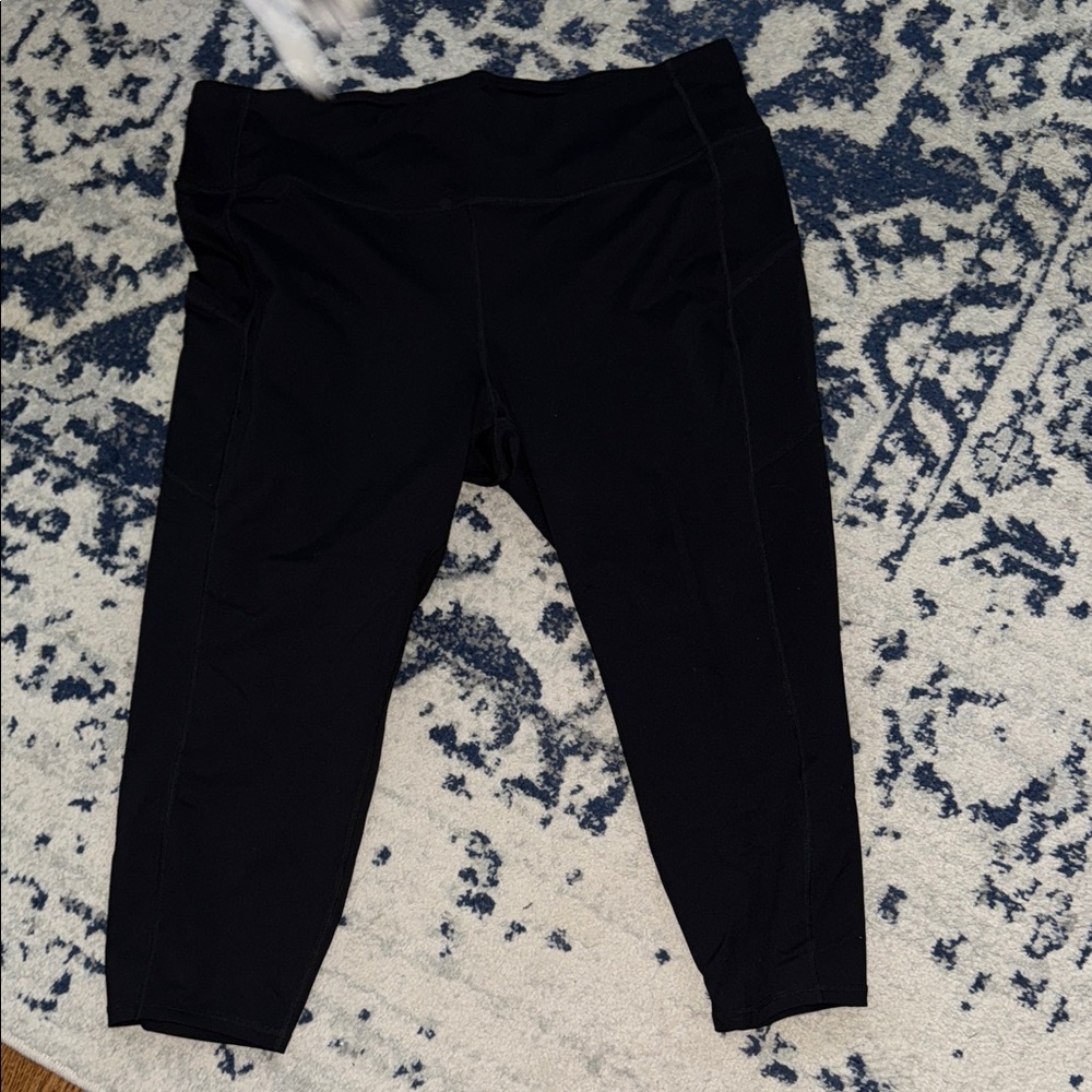 Torrid Cropped Active Leggings